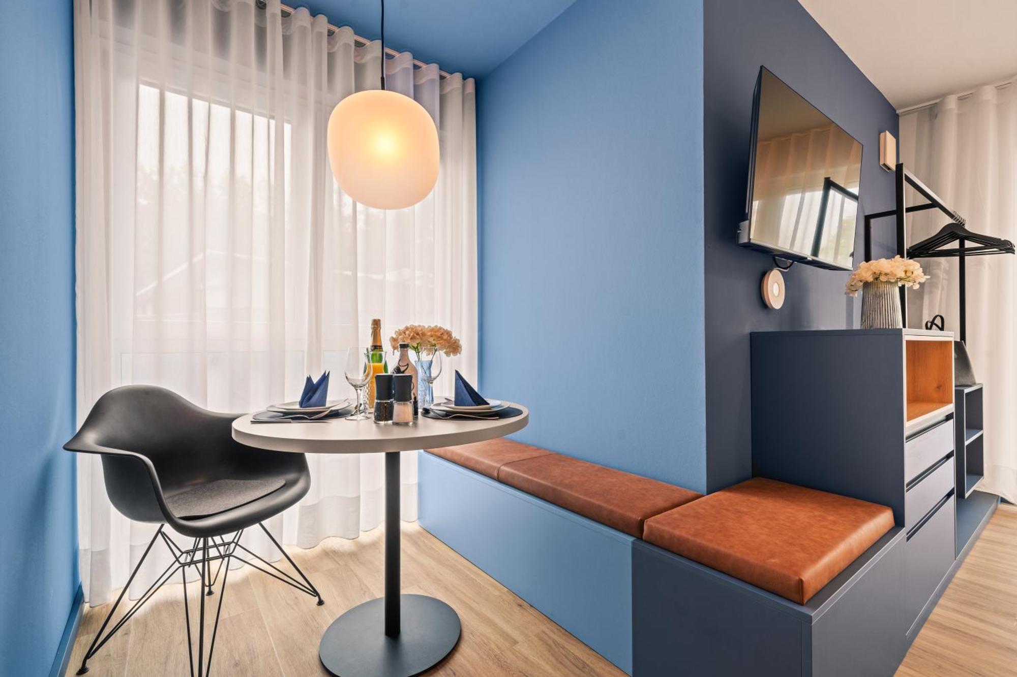 Motel42-Temporary Living Friedrichshafen Extérieur photo